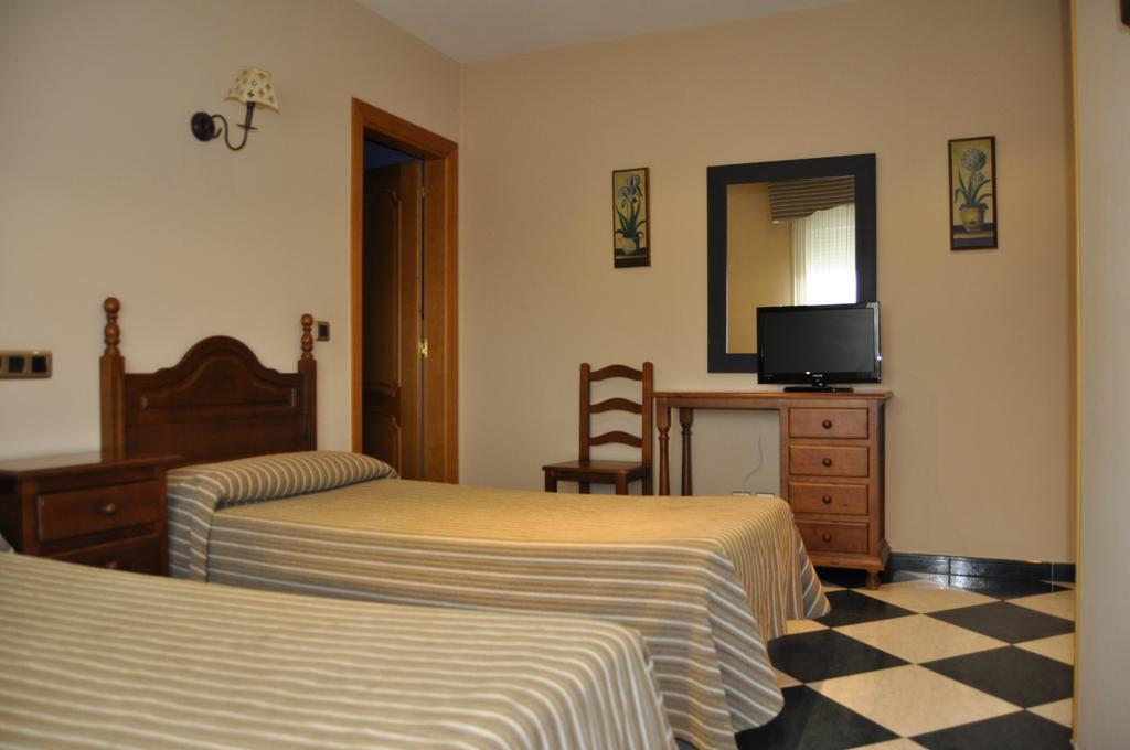 Hostal San Antonio Iscar Exterior foto